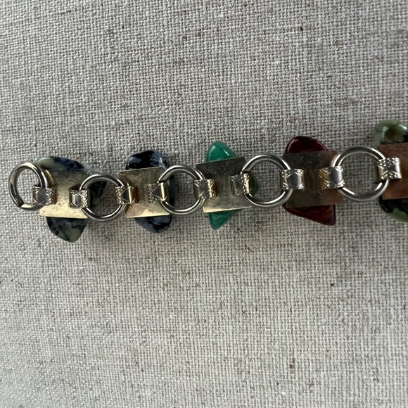1970’s vintage gold tone panel link bracelet with mixed gemstones - Picture 8 of 13